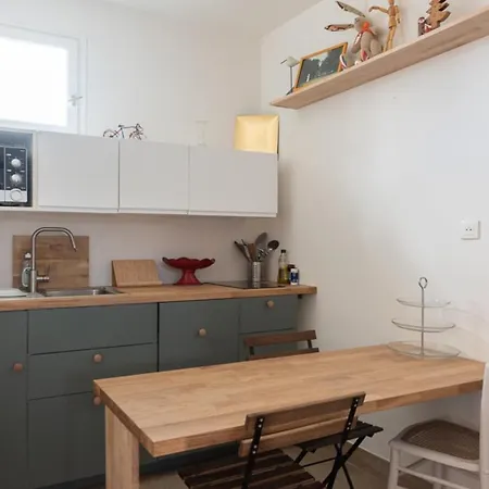 Charming Apartment Just Steps From The Pantheon Apartment